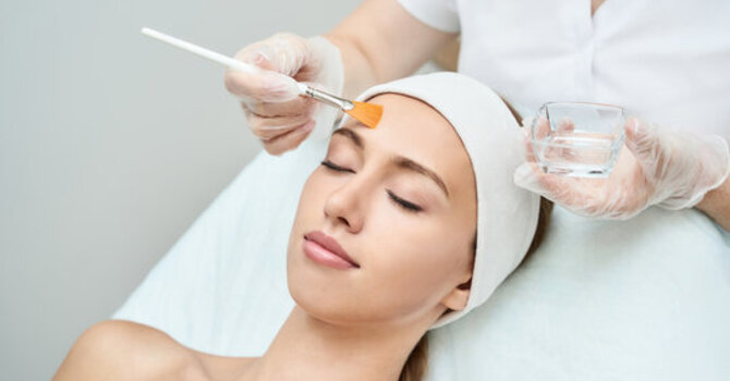 CHEMICAL PEELS & FACIALS